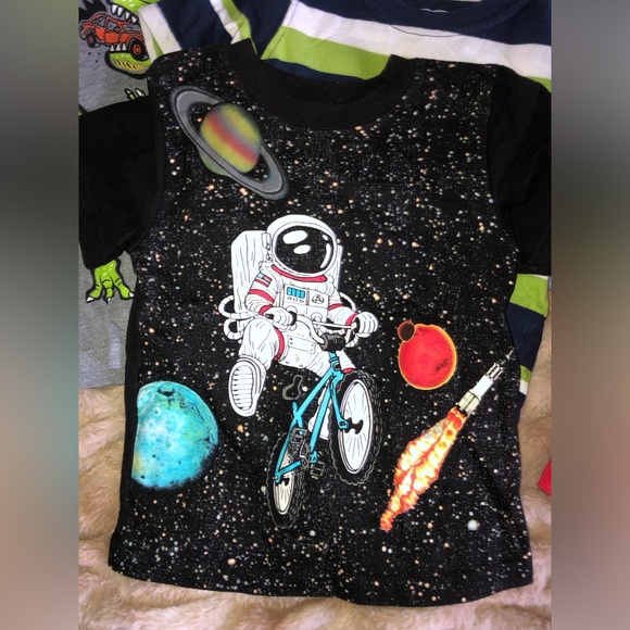 Boys size 2T tops bundle - Picture 3 of 8